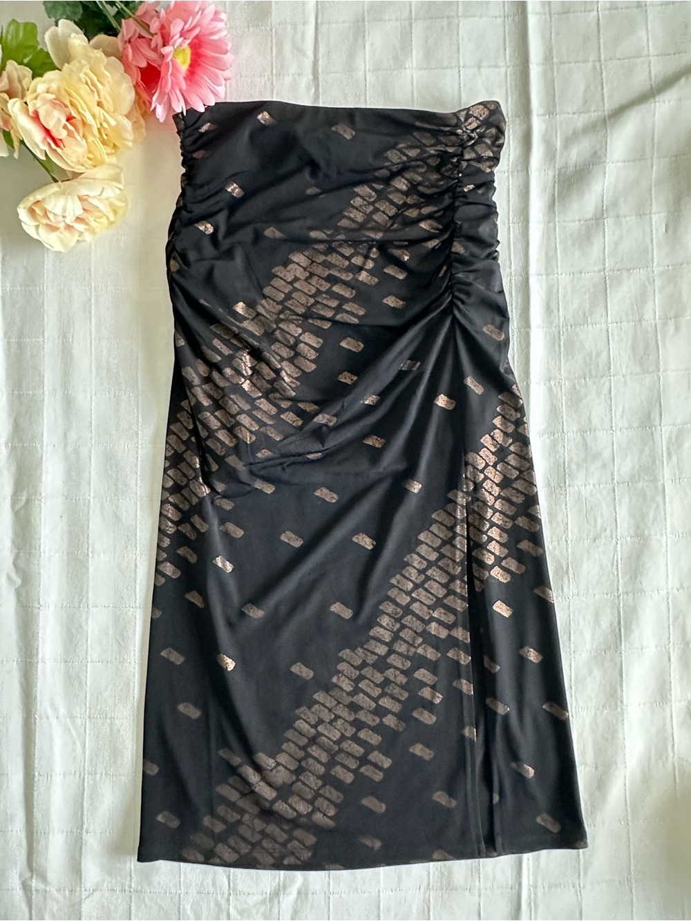 White House Black Market Black Skirt with Bronze Metallic Pattern BRAND NEW